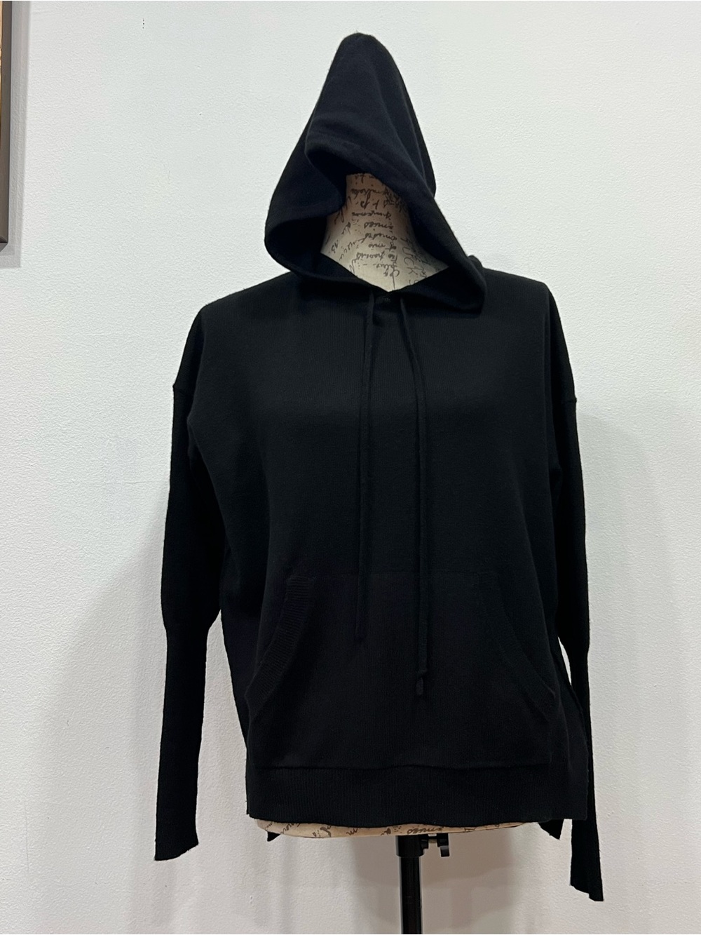 Nili Lotan Albany 100% Cashmere Hoodie XS Black Sweater Effortless Quiet Luxury